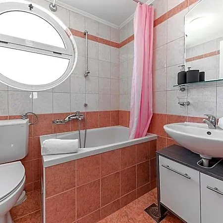 Rossa Hotel 4*